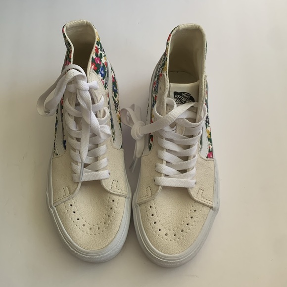 NWOB Vans Sk8 Hi with flower print - Picture 2 of 5